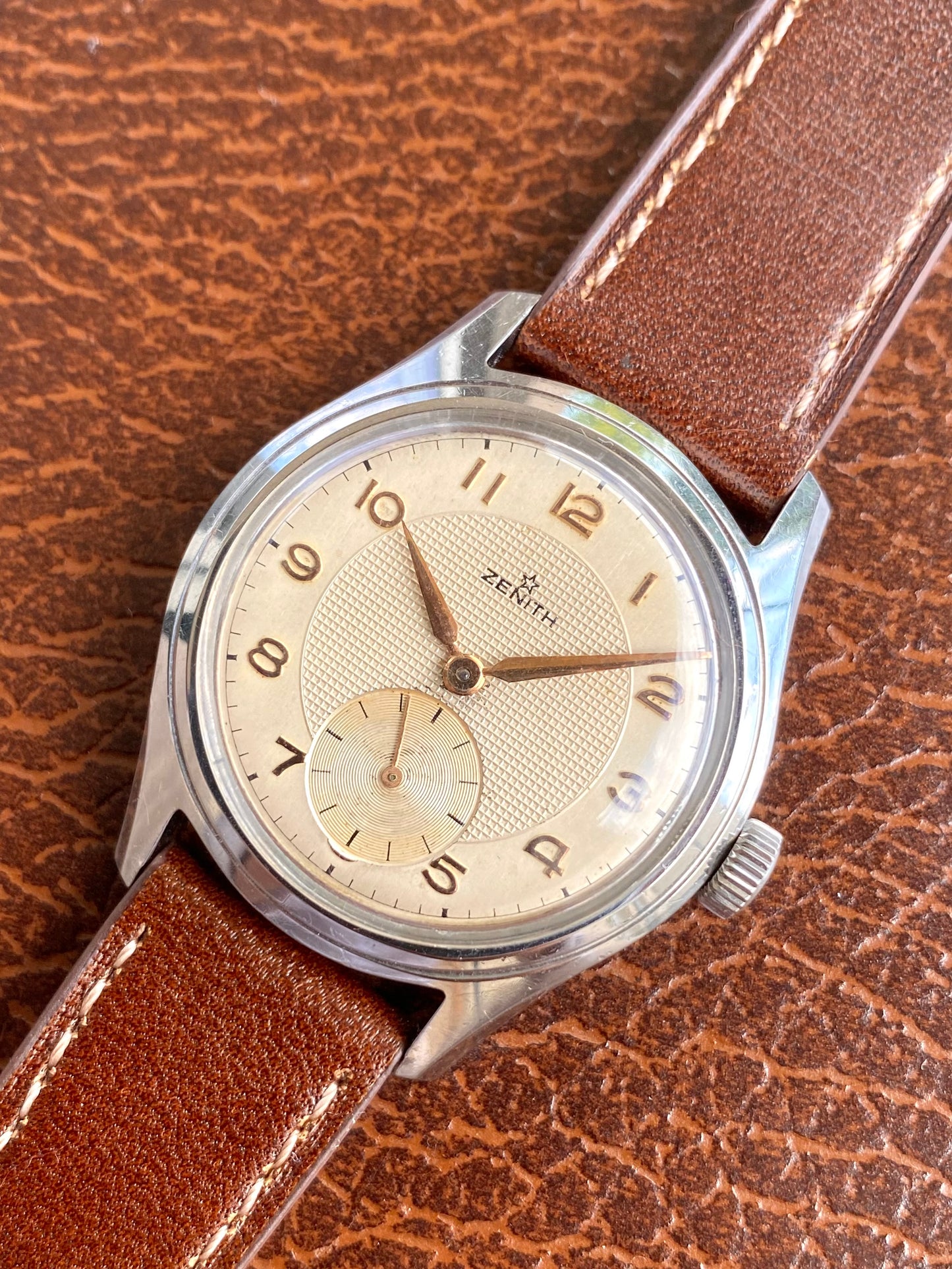 Zenith Montre Vintage Mécanique Cadran Guilloché Cal.106 - 1960