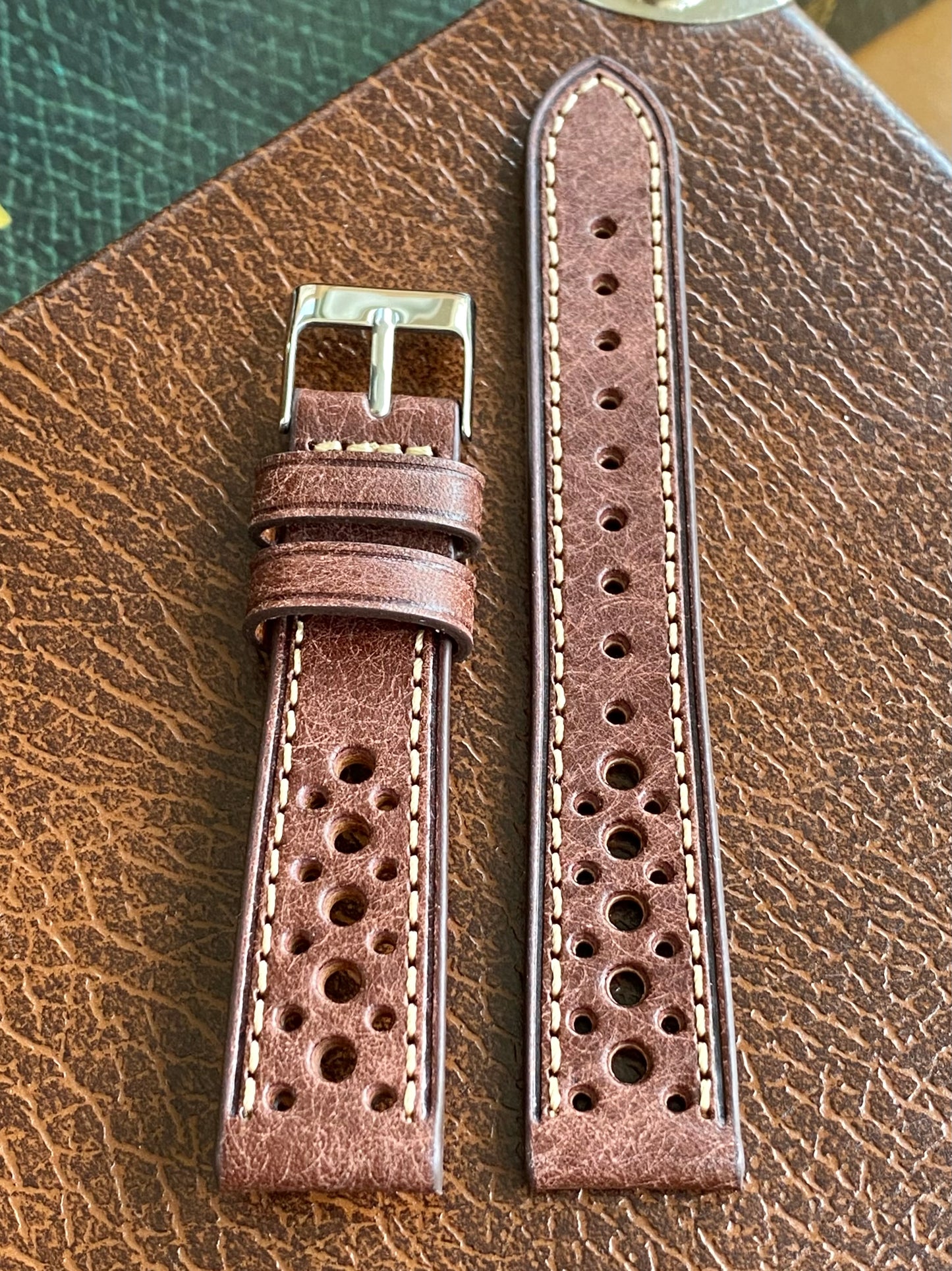 Bracelet de Montre Vintage - BORDEAUX Rallye Sport 18mm - Cuir Véritable Ajouré