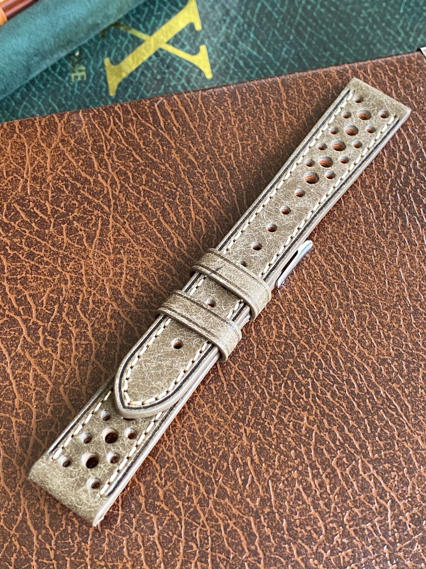 Bracelet de Montre Vintage - GRIS Rallye Sport 18mm - Cuir Véritable Ajouré