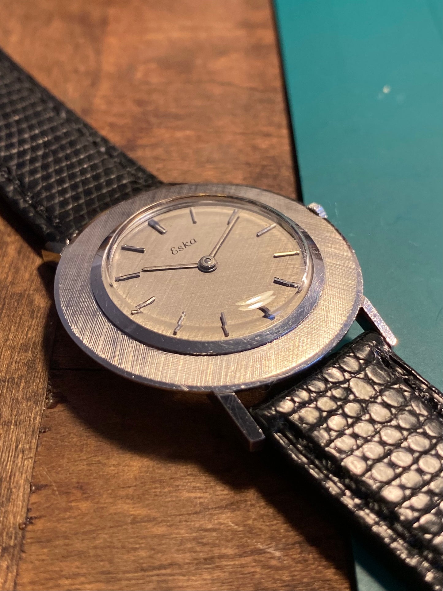 Eska Disco Volante "Soucoupe" Montre Vintage Mécanique Suisse 1960