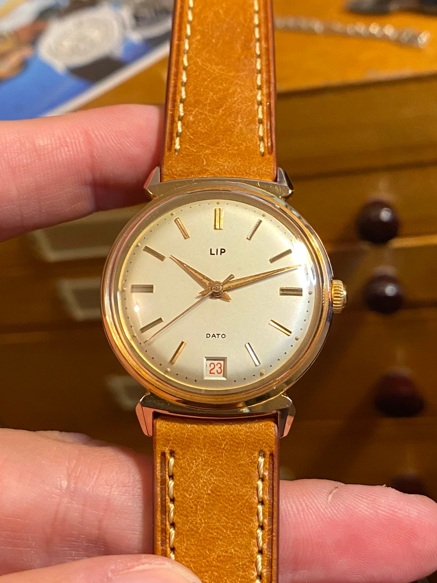 LIP Dato Bull-Horn R23c France - Montre Vintage Mécanique Plaqué Or 1960