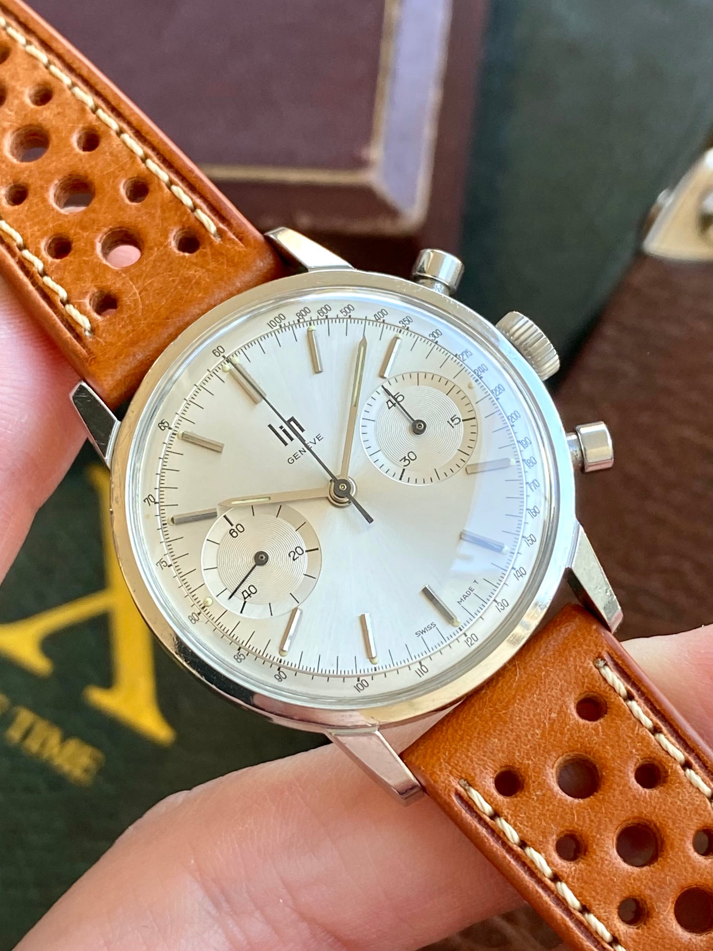 LIP Genève Chronographe RCH830 - Montre Vintage Mécanique - Boîtier Monobloc Acier - 1960