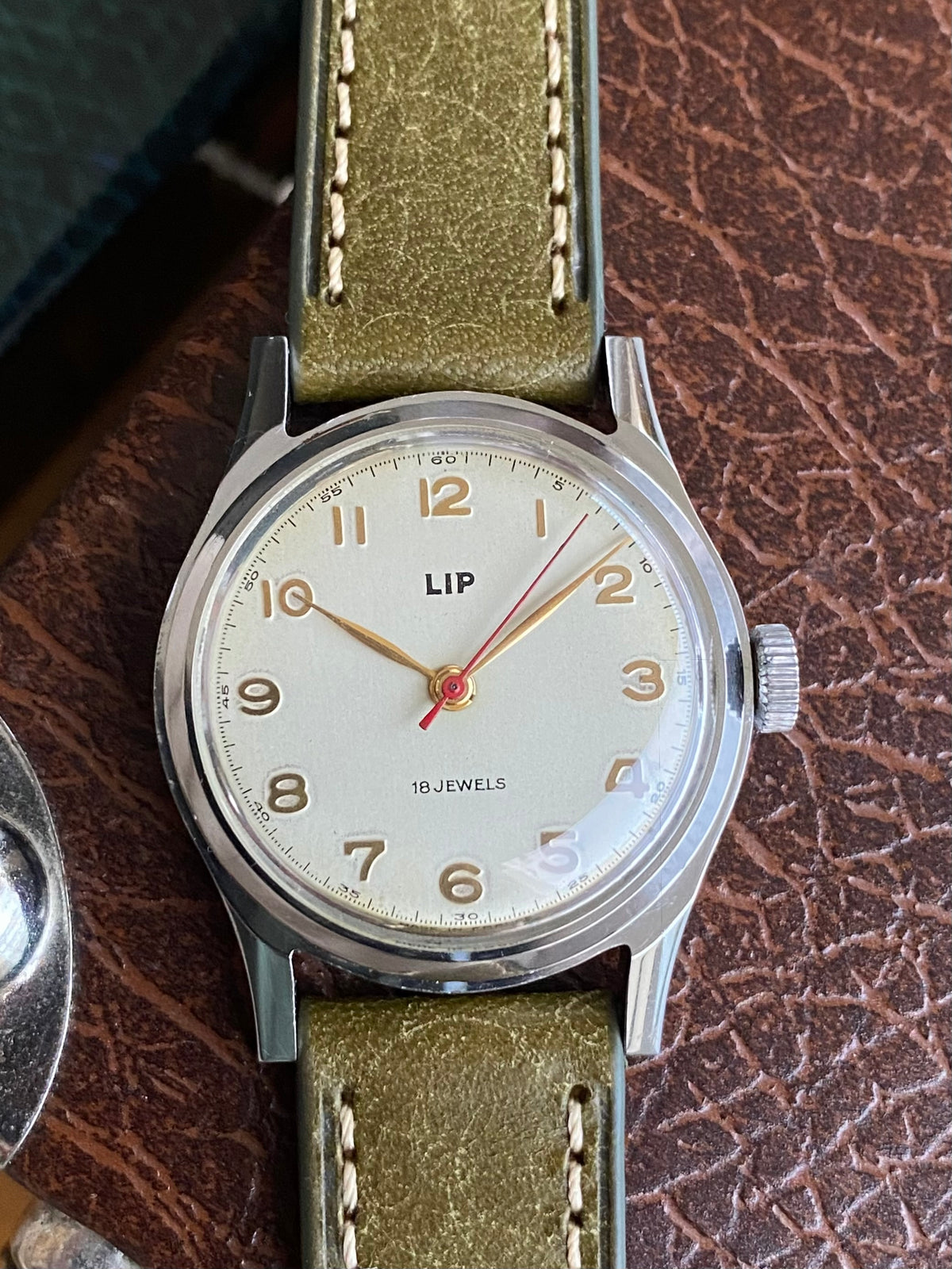LIP France R25 - Montre Vintage Mécanique Acier 1940