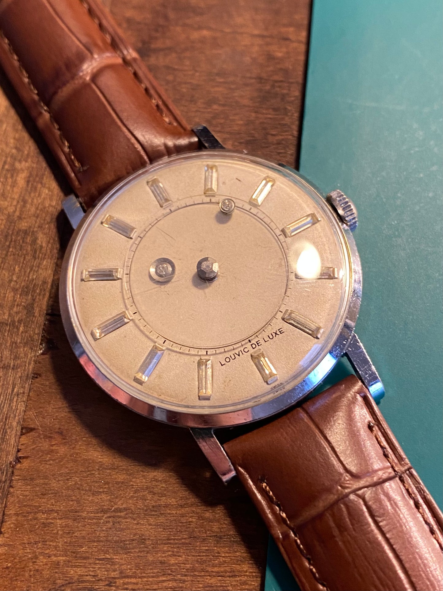 Louvic De Luxe "Mystery Dial" Montre Vintage Mécanique 1960
