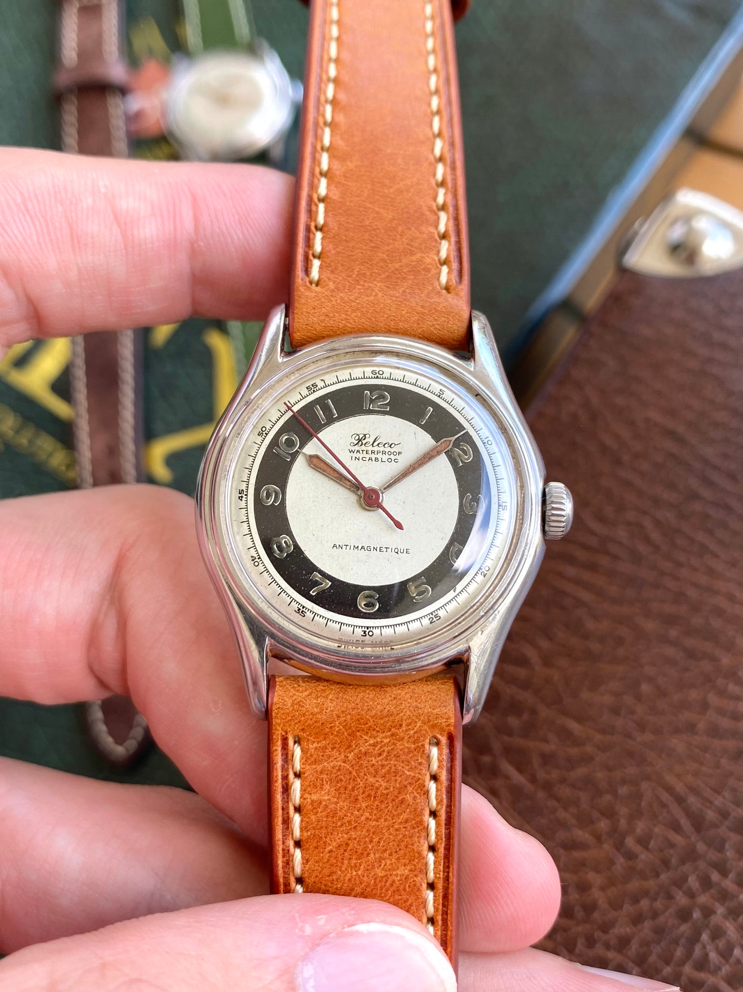 Beleco Montre Vintage Suisse Cadran Tuxedo - Mouvement mécanique 1940