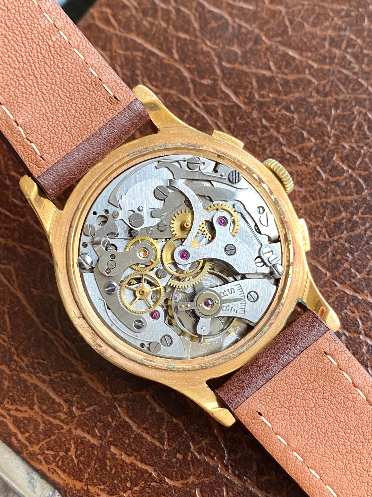 AéroWatch Montre Vintage Chronographe Suisse Plaqué Or - Mecanique Landeron 48 - 1950