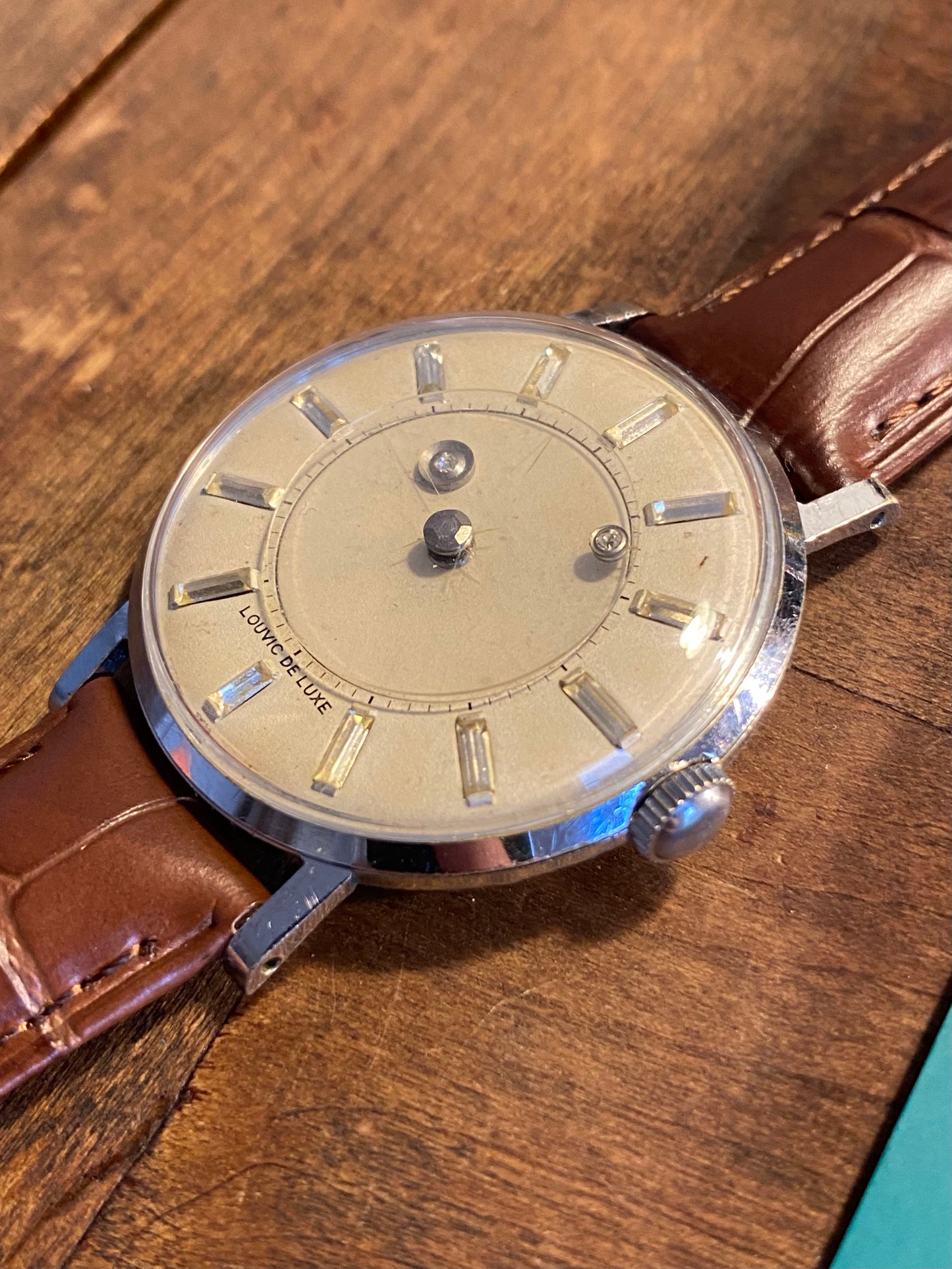 Louvic De Luxe "Mystery Dial" Montre Vintage Mécanique 1960