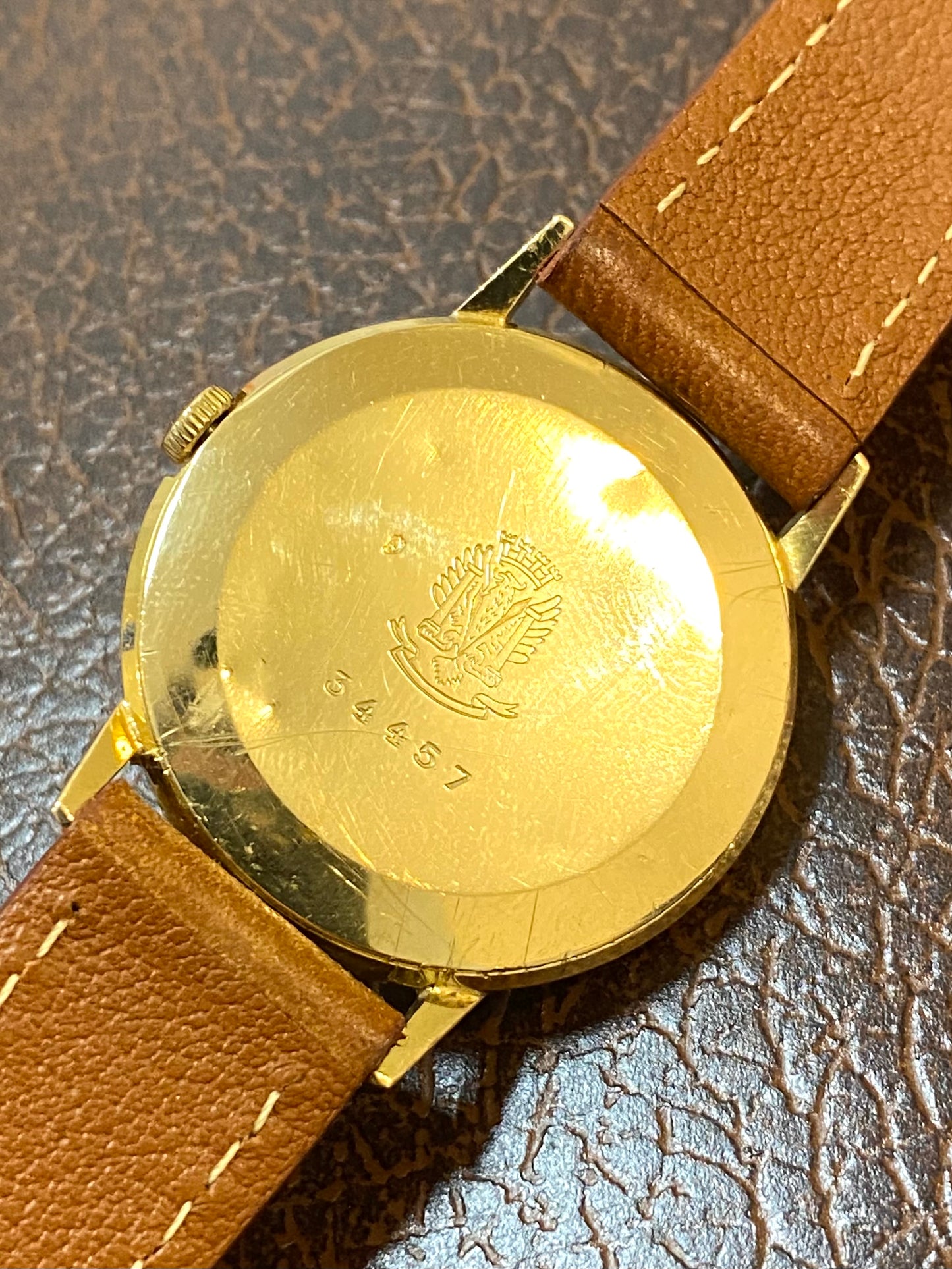 LIP Calendrier Or Jaune 18k 750/1000 Montre Vintage Mécanique R017 1960