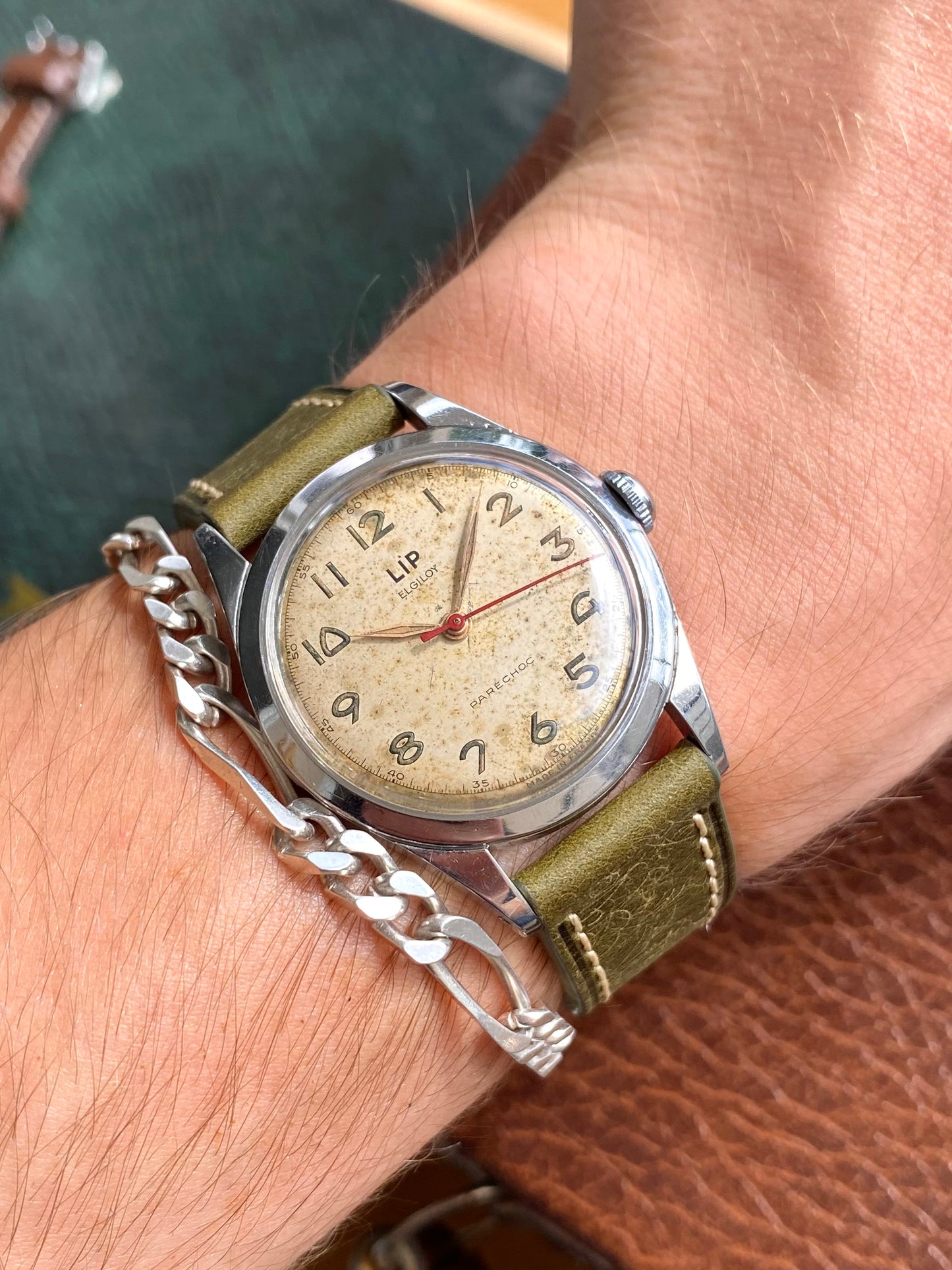 LIP Elgiloy R25 PareChoc Made In France Patinée - Montre Vintage Mécanique 1950
