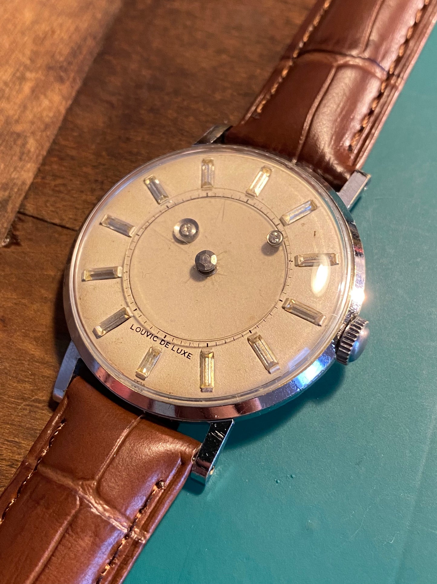 Louvic De Luxe "Mystery Dial" Montre Vintage Mécanique 1960