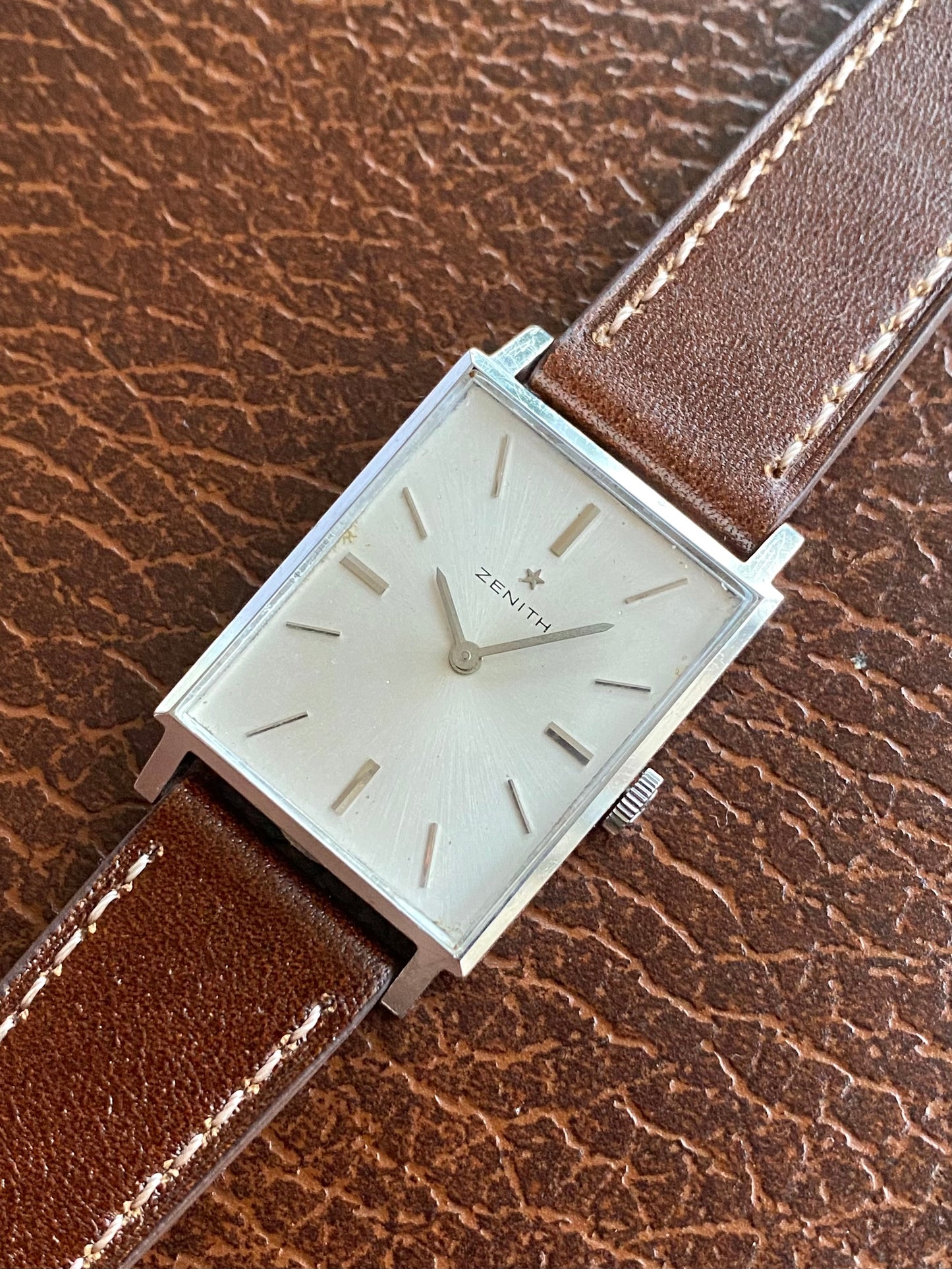 Zenith Tank Montre Rectangle Acier - Mouvement Mécanique - 1960