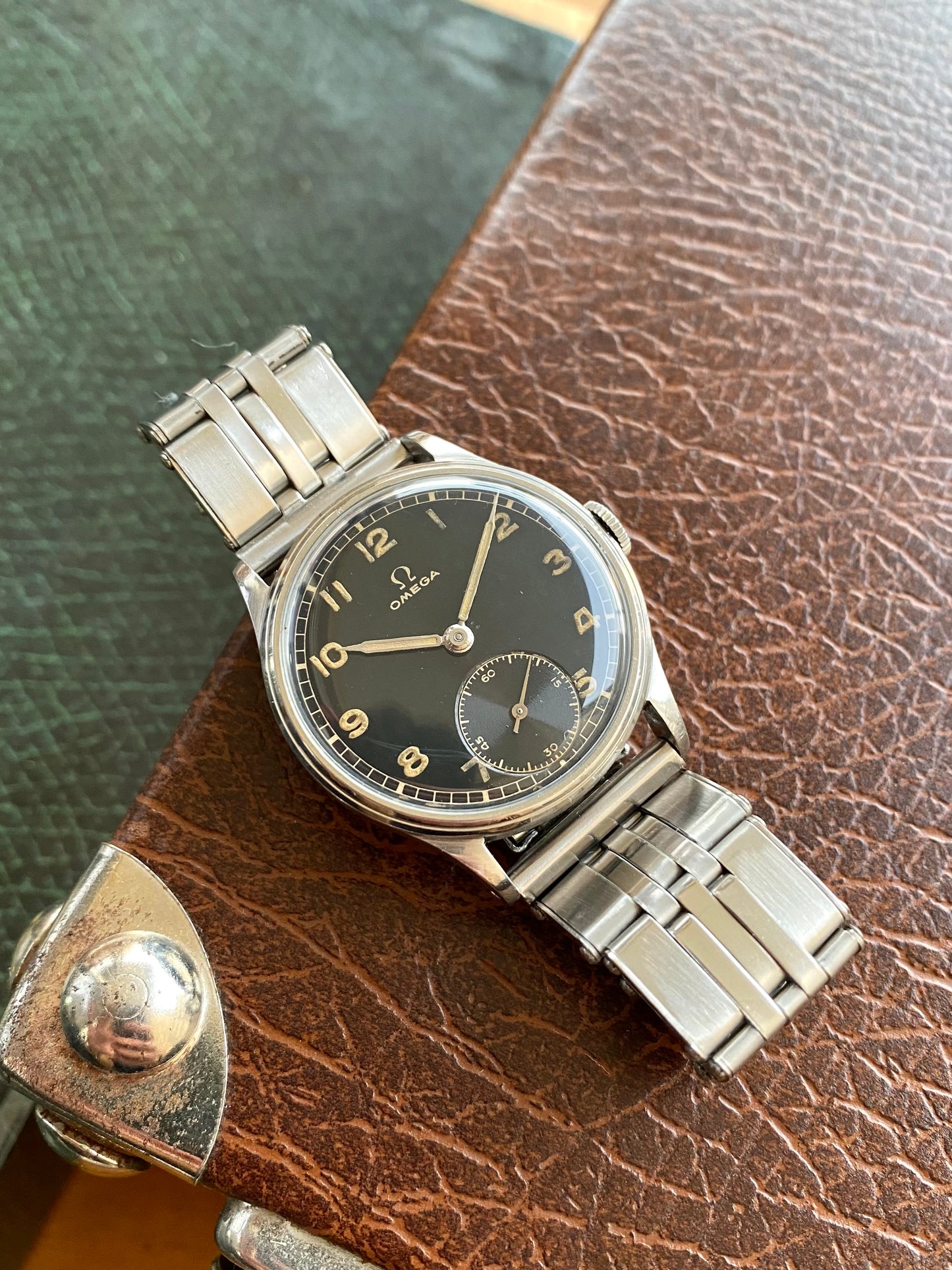 Omega Militaire WWII Cadran Noir Réf. 2190 Cal. 30t2 - Montre Vintage Mécanique 1945