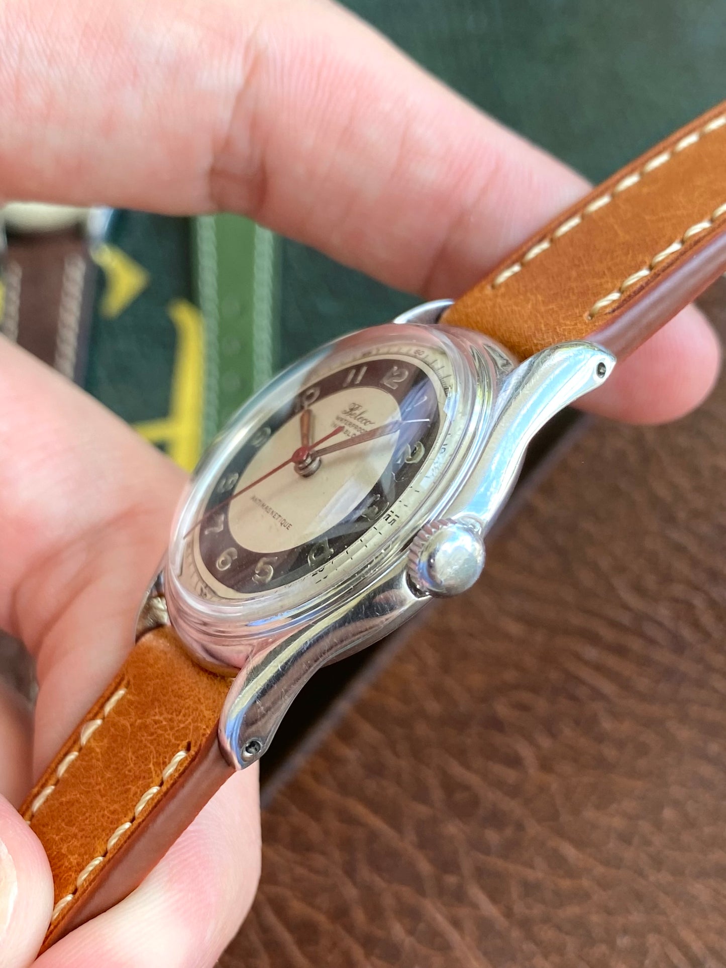 Beleco Montre Vintage Suisse Cadran Tuxedo - Mouvement mécanique 1940