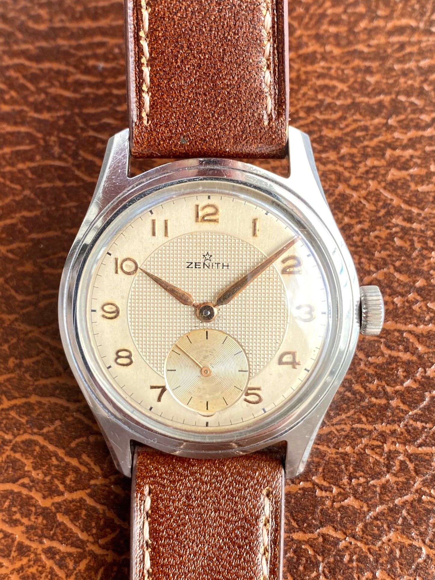 Zenith Montre Vintage Mécanique Cadran Guilloché Cal.106 - 1960