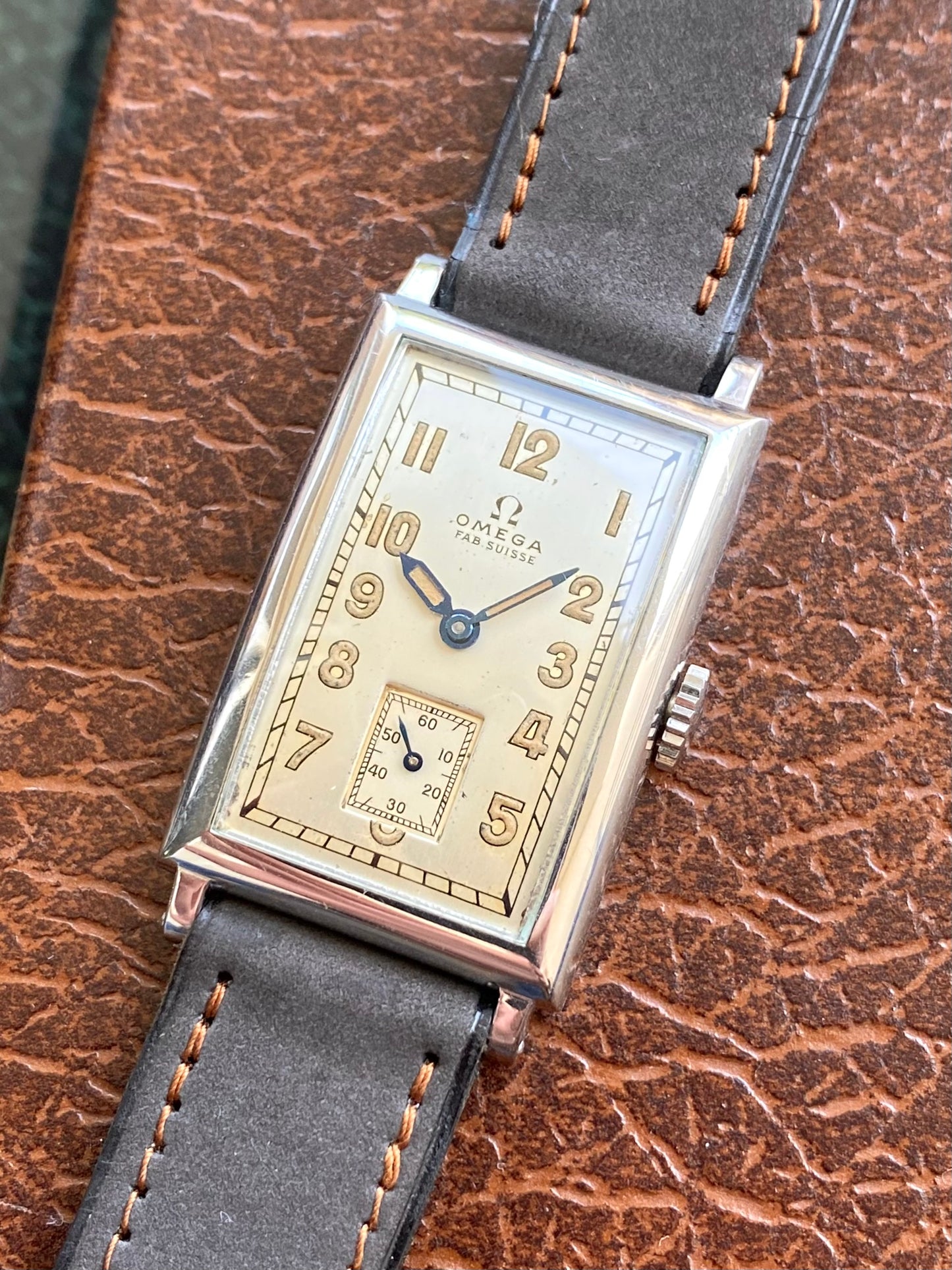 Omega T17 Fab Suisse NOS - New Old Stock Neuve - Montre Vintage Mécanique Rectangle 1936