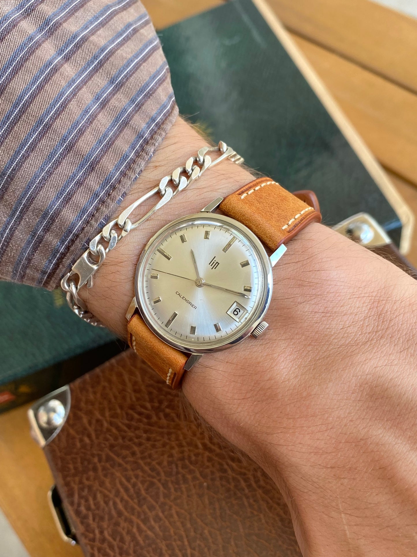 LIP Calendrier R136F Montre Vintage Mécanique France - Boîtier Monobloc 1960