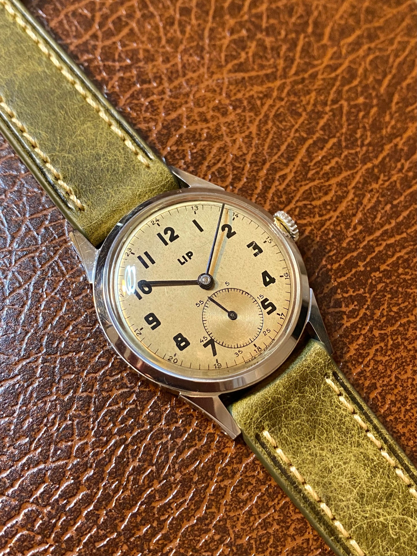 LIP "Made In France" R25 en Acier - Montre Vintage Mécanique Militaire 1940