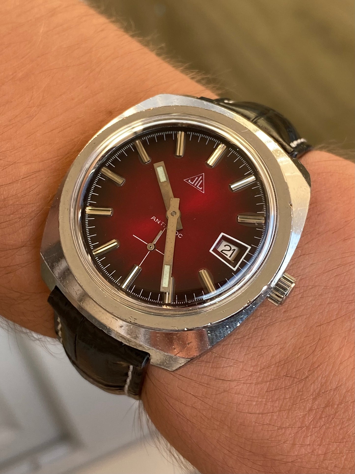 JIL Montre Vintage Mécanique Cadran Rouge 1970