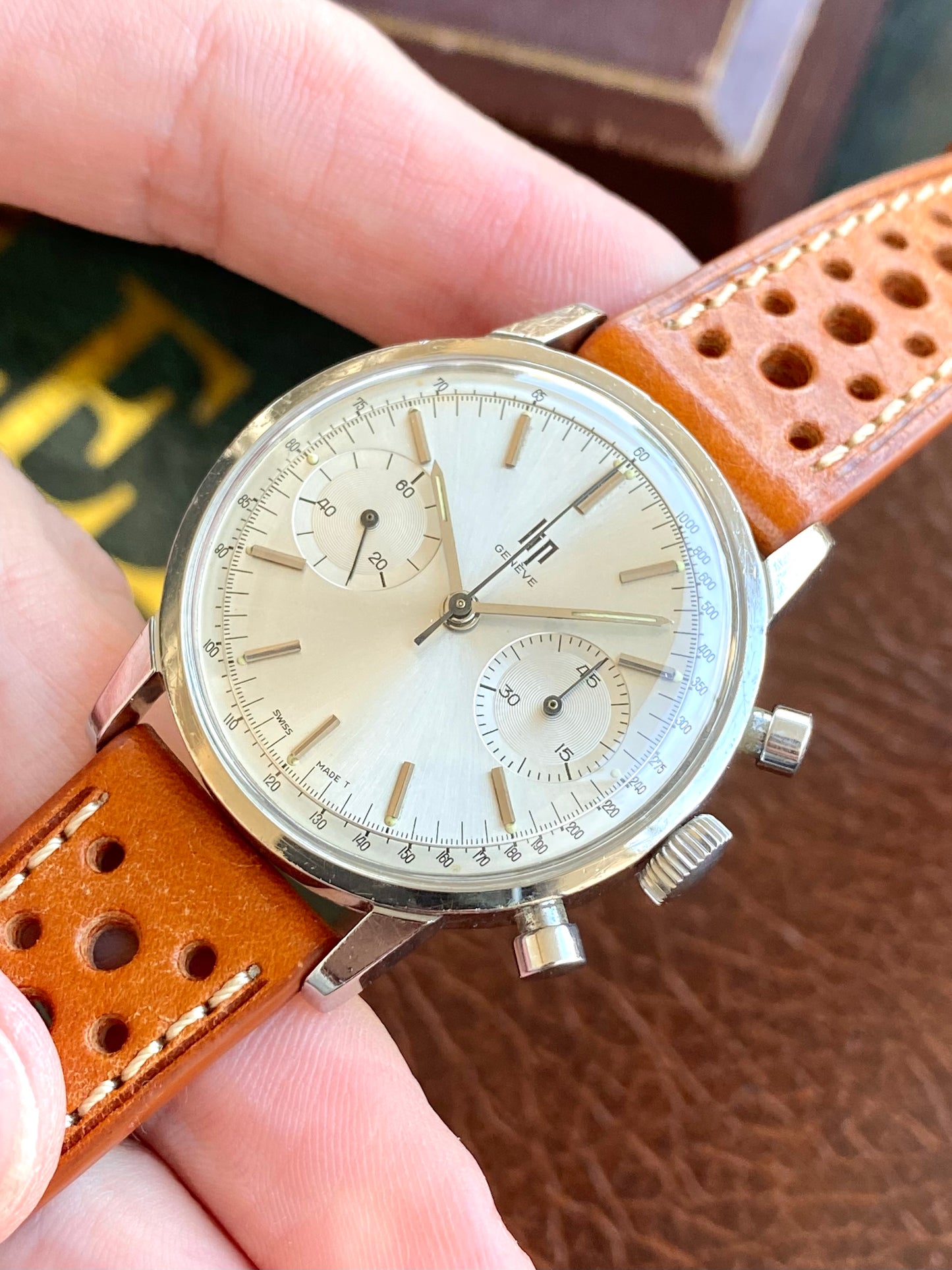 LIP Genève Chronographe RCH830 - Montre Vintage Mécanique - Boîtier Monobloc Acier - 1960
