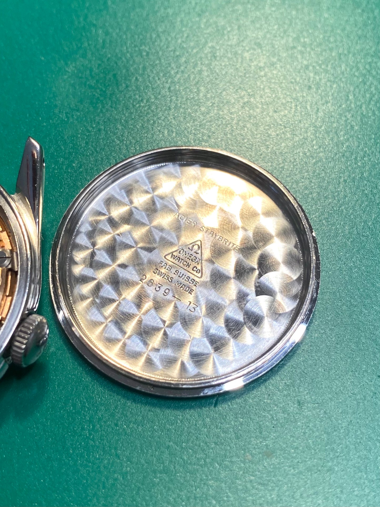 Omega 2639-13 Cadran Guilloché Nid D’abeille Montre Vintage Mécanique Cal. 266 Acier 1953