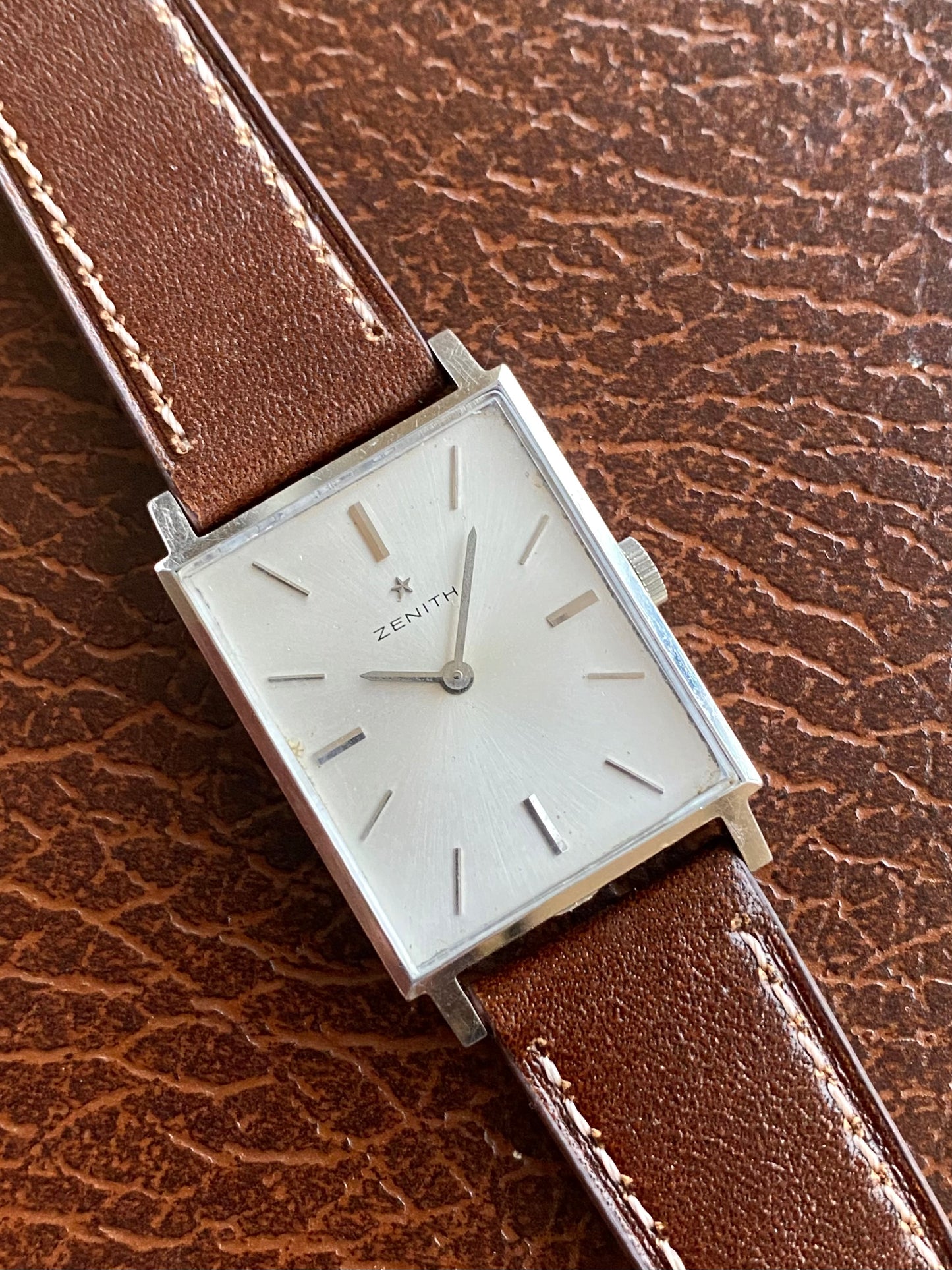 Zenith Tank Montre Rectangle Acier - Mouvement Mécanique - 1960