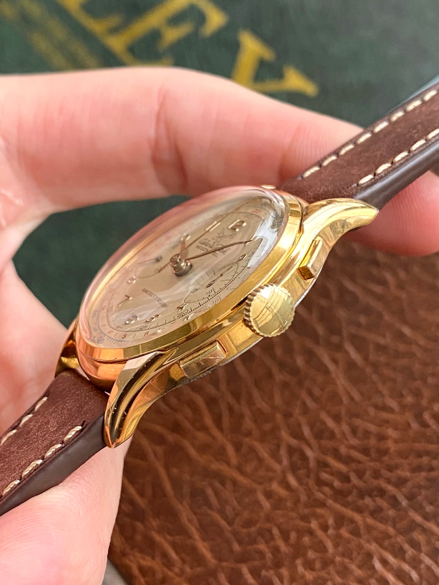 AéroWatch Montre Vintage Chronographe Suisse Plaqué Or - Mecanique Landeron 48 - 1950