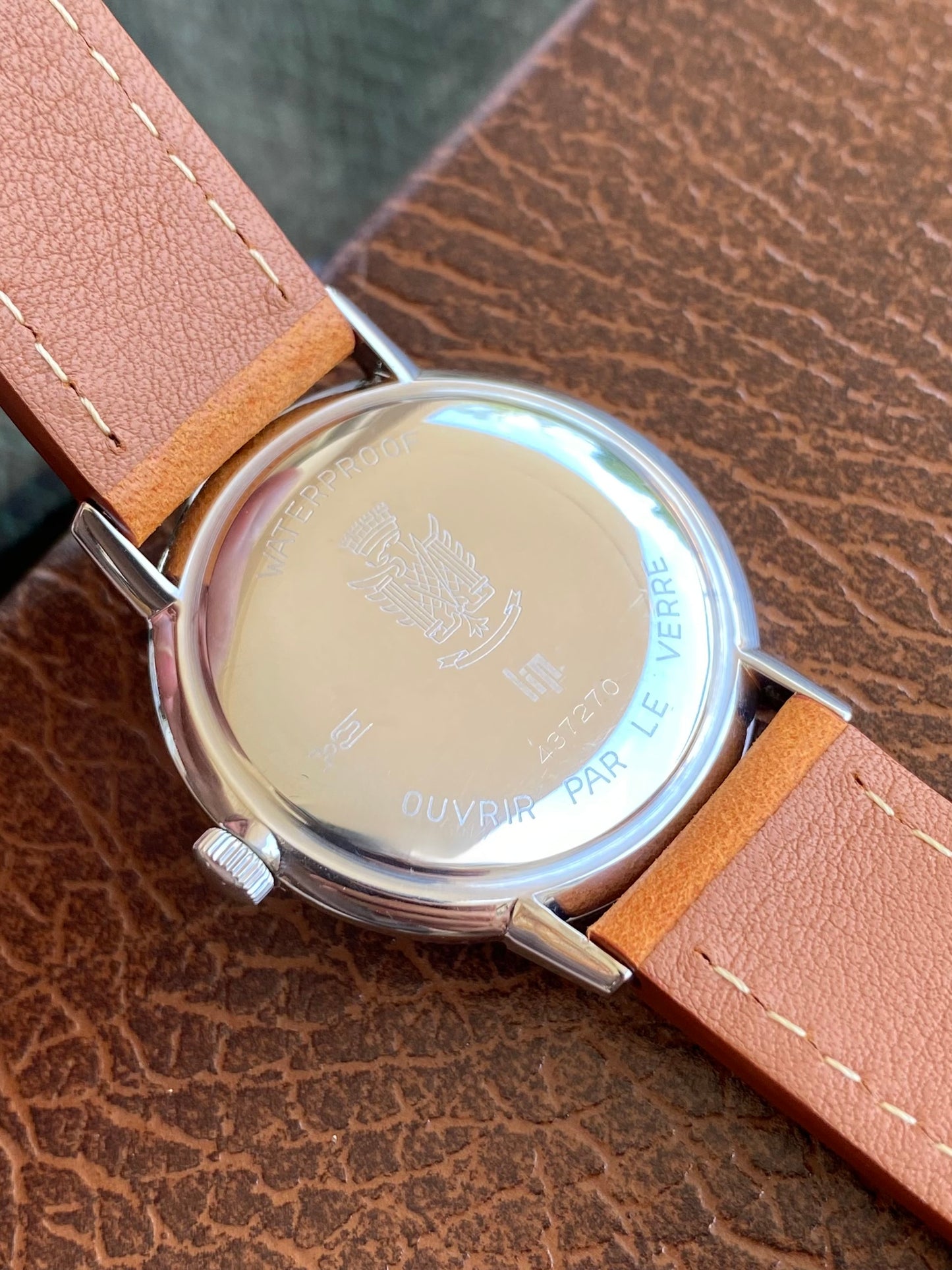 LIP Calendrier R136F Montre Vintage Mécanique France - Boîtier Monobloc 1960