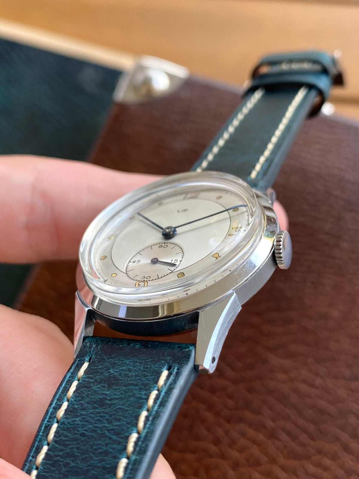 LIP R25 Made In France NOS Neuve de Stock Montre Vintage Mécanique 1940