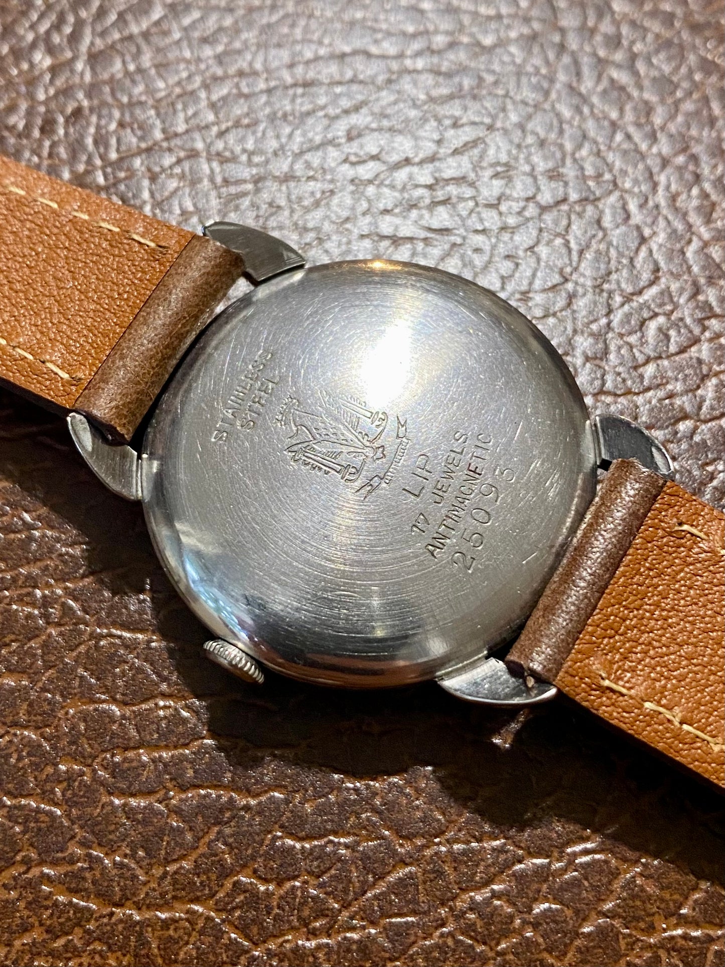 LIP Montre Vintage Mécanique Cal.R25 Français Cadran Noir 1950