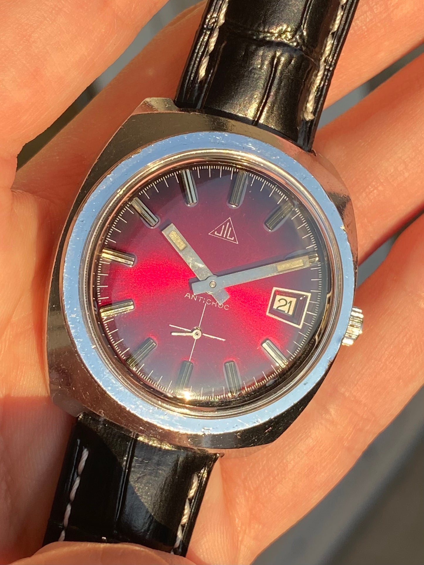 JIL Montre Vintage Mécanique Cadran Rouge 1970