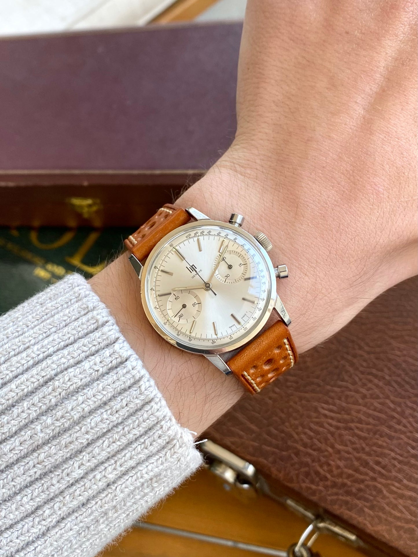 LIP Genève Chronographe RCH830 - Montre Vintage Mécanique - Boîtier Monobloc Acier - 1960