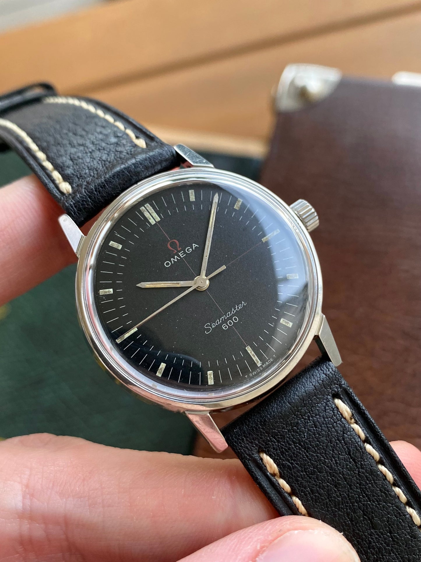 Omega Seamaster 600 TECHNIC - Ref. 135.011 Cal. 601 - Montre Vintage Mécanique Rouge & Noir 1965