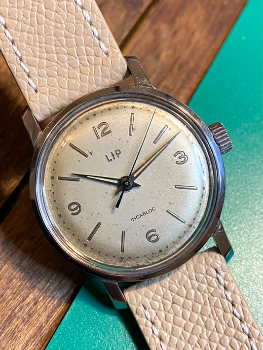 LIP France R23 Ivoire - Montre Vintage Mécanique Patinée Acier - 1960