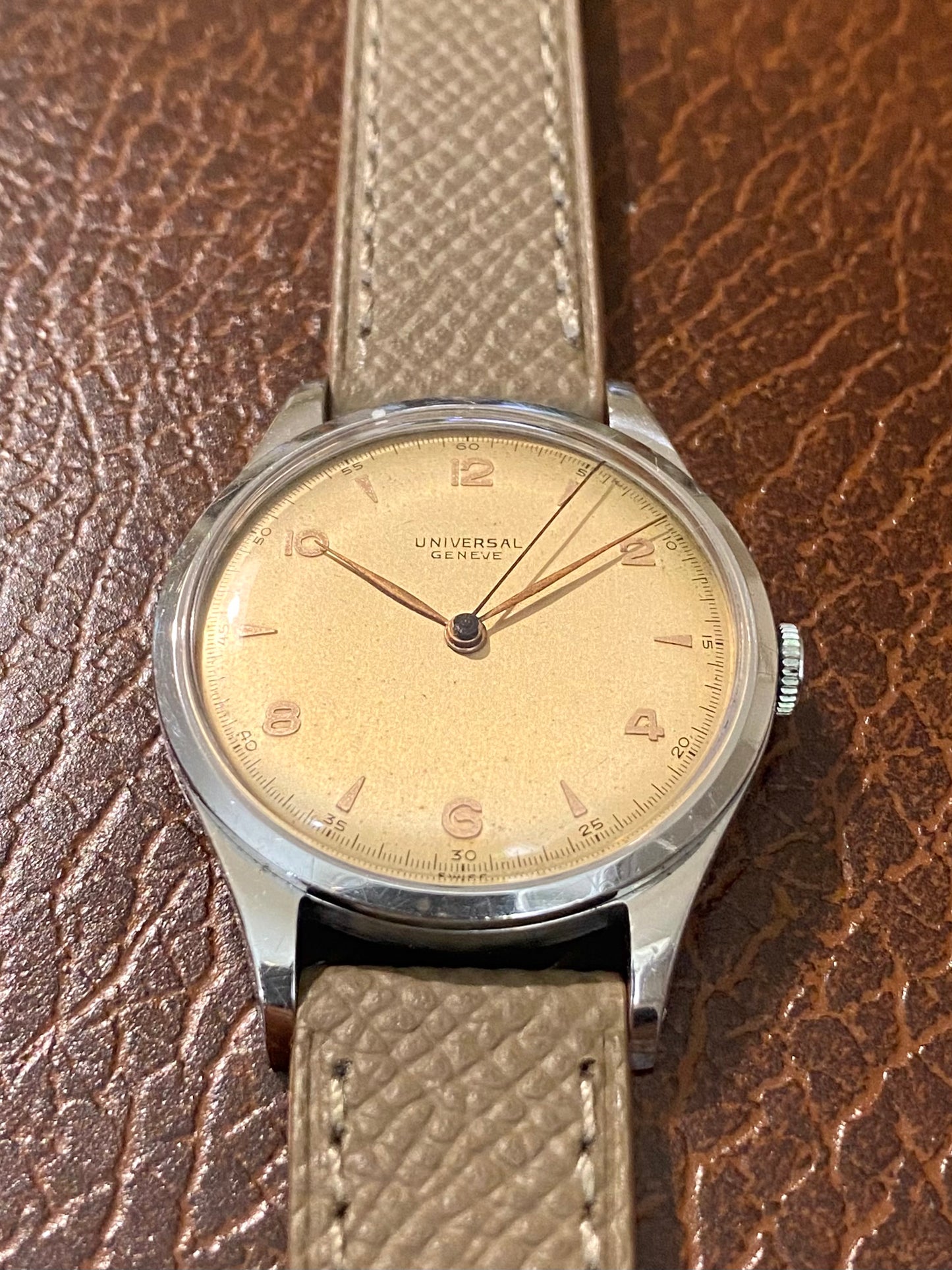 Universal Genève Calatrava Cal. 129 Montre Vintage Mécanique Acier 20410 - 1944