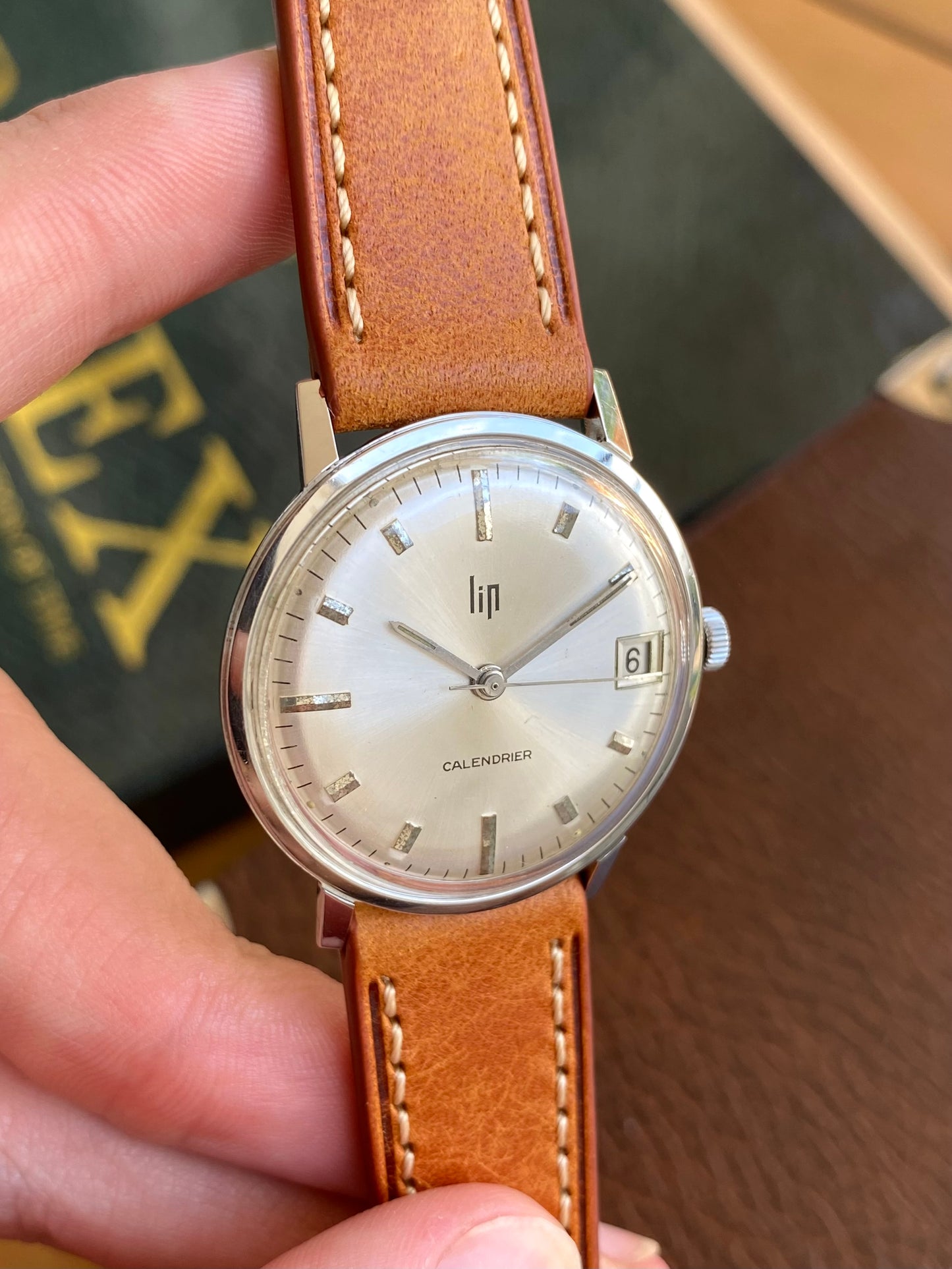 LIP Calendrier R136F Montre Vintage Mécanique France - Boîtier Monobloc 1960