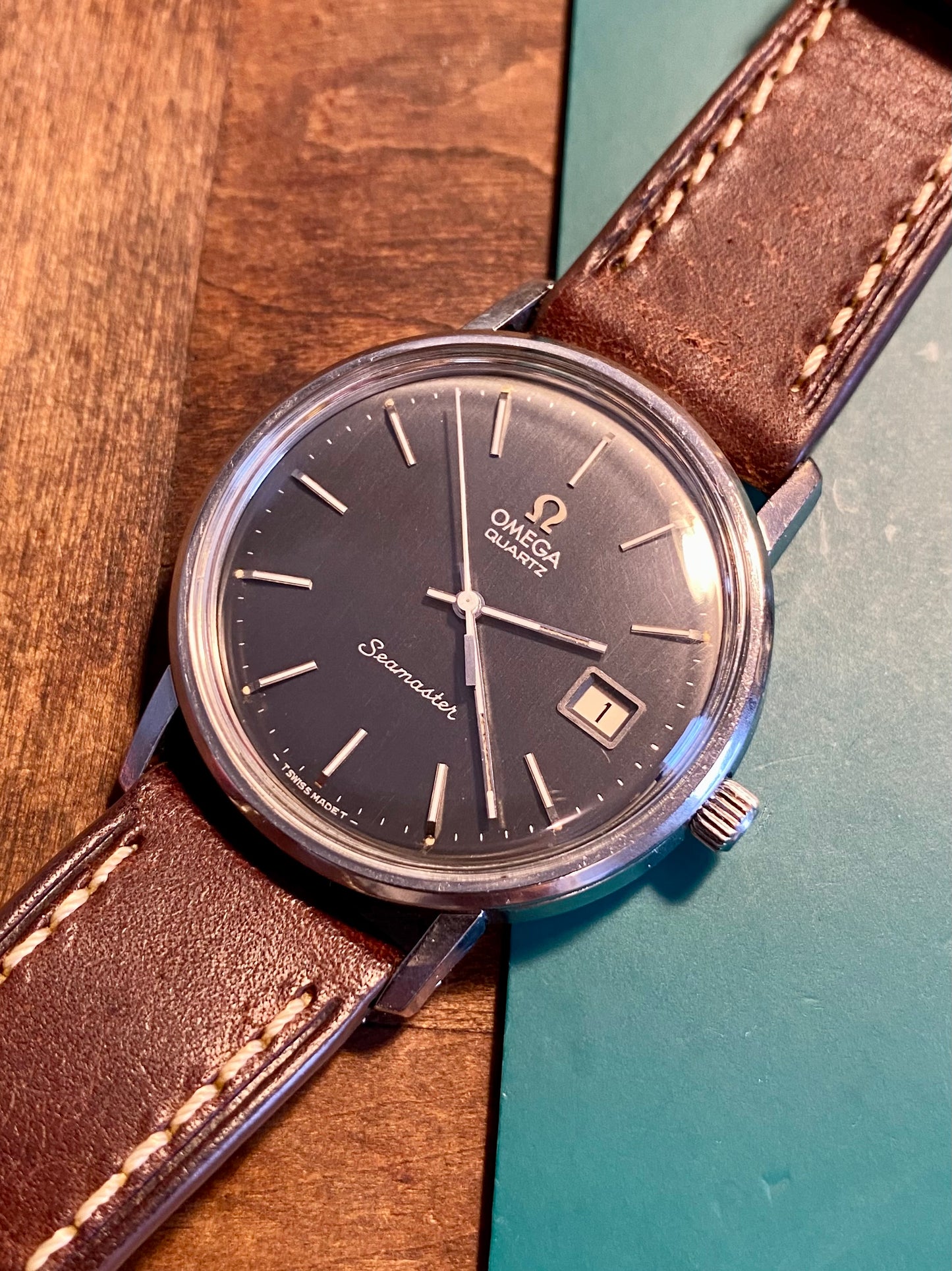 Omega Seamaster Quartz Cal.1342 Réf.196.0079 Montre Vintage Cadran Noir 1980