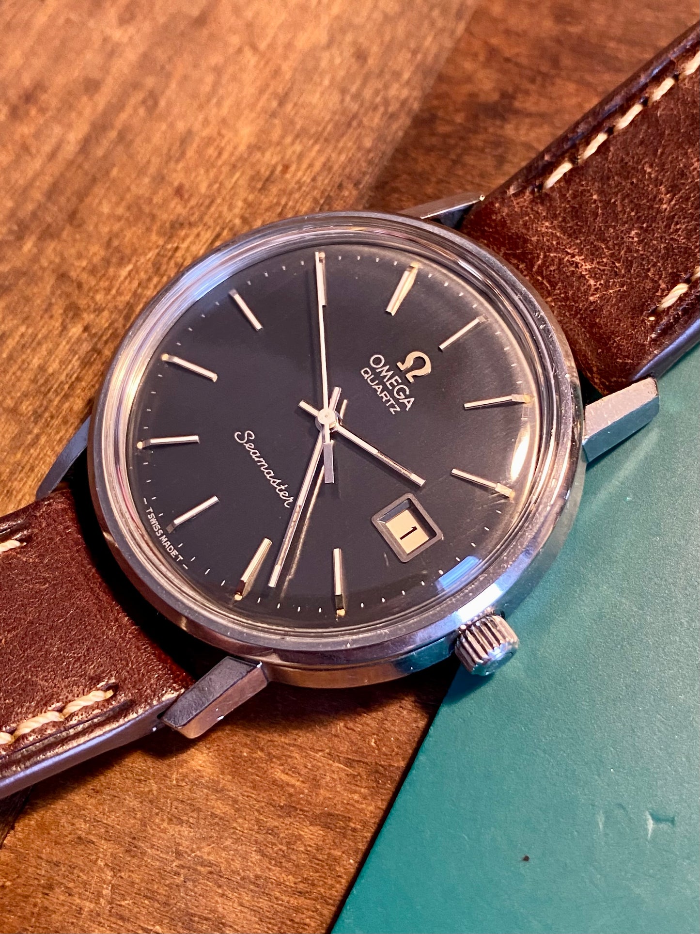 Omega Seamaster Quartz Cal.1342 Réf.196.0079 Montre Vintage Cadran Noir 1980