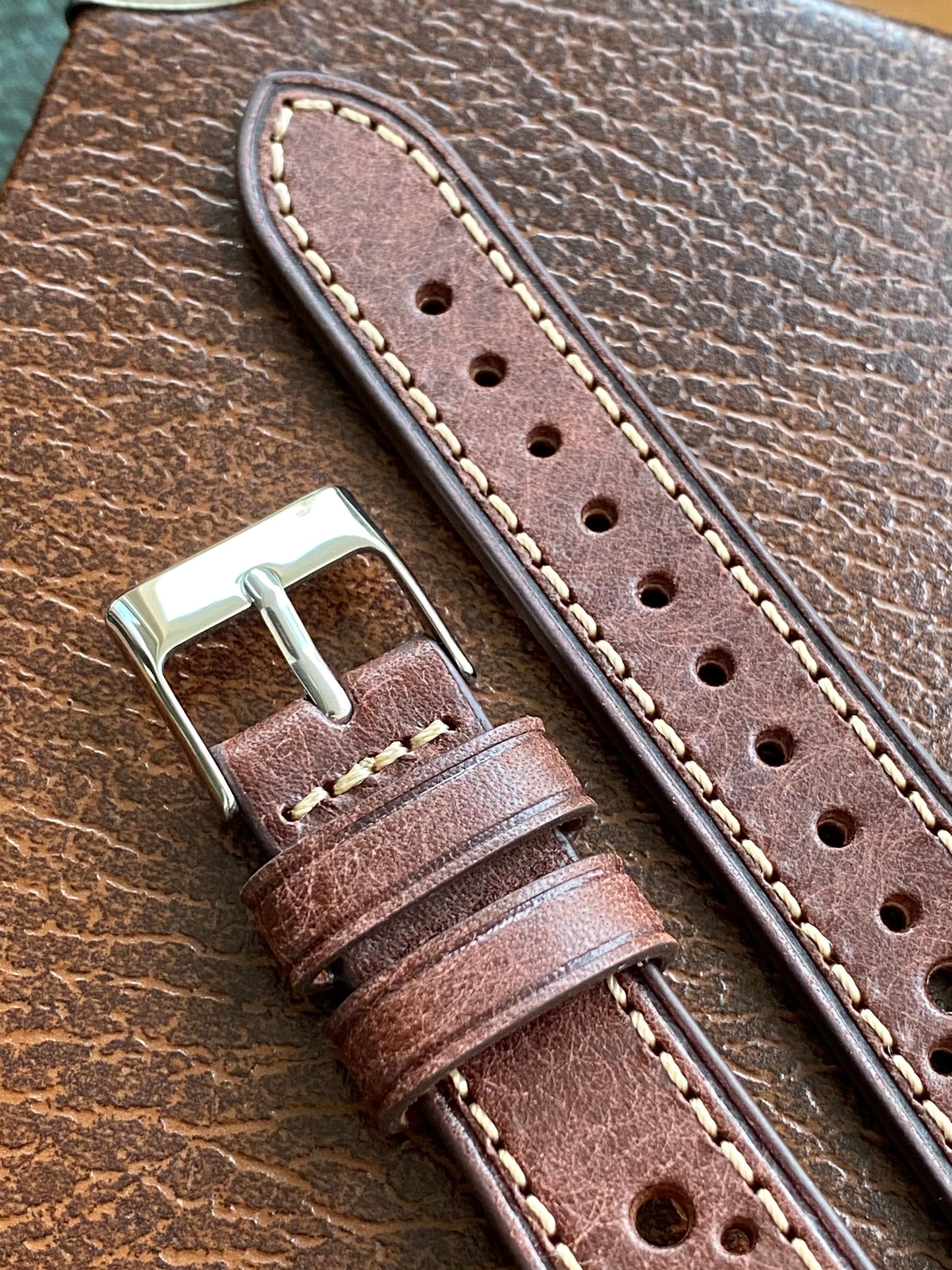 Bracelet de Montre Vintage - BORDEAUX Rallye Sport 18mm - Cuir Véritable Ajouré