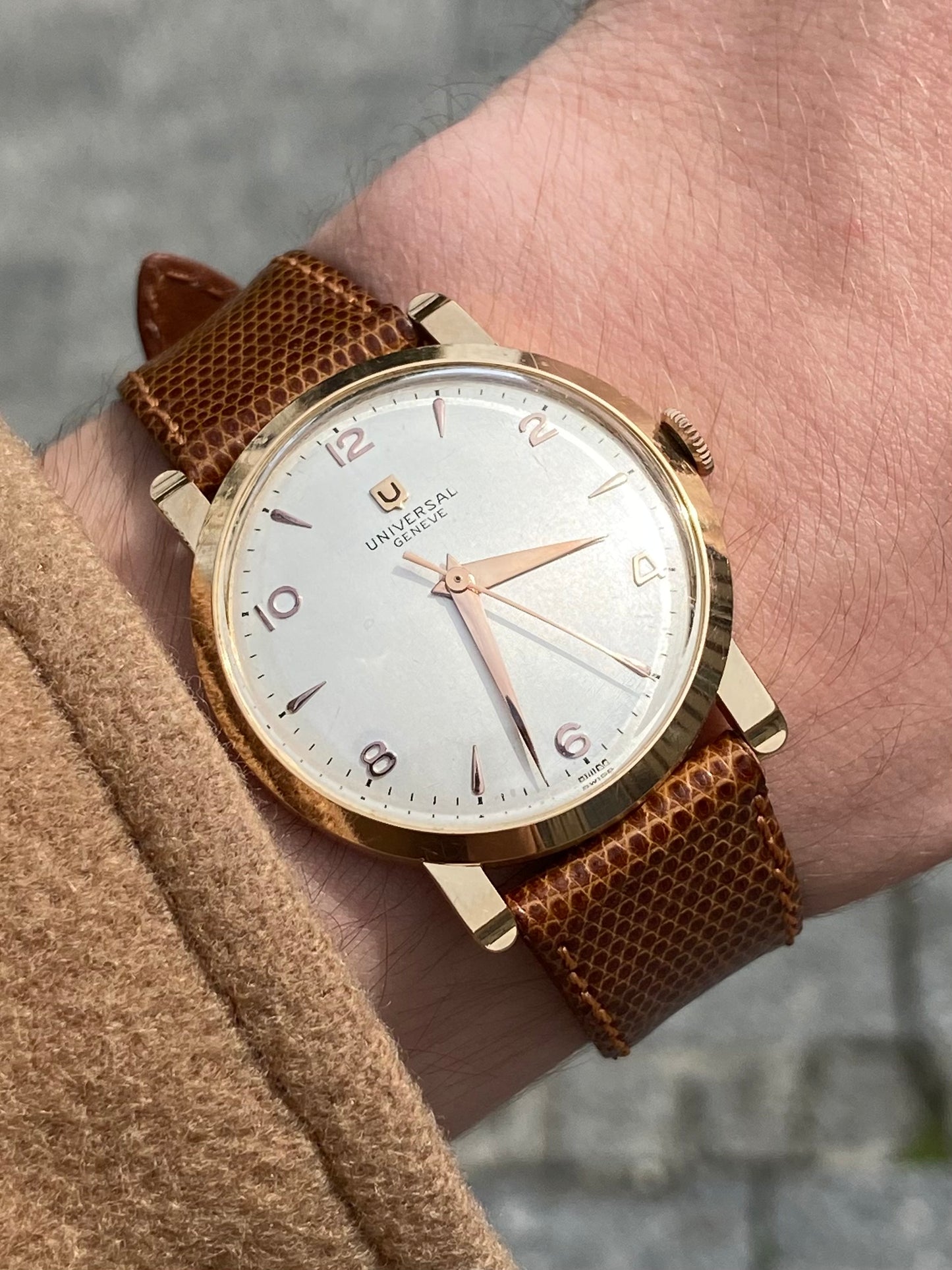 Universal Genève Or Rose 18K Montre Vintage Mécanique 332 1956