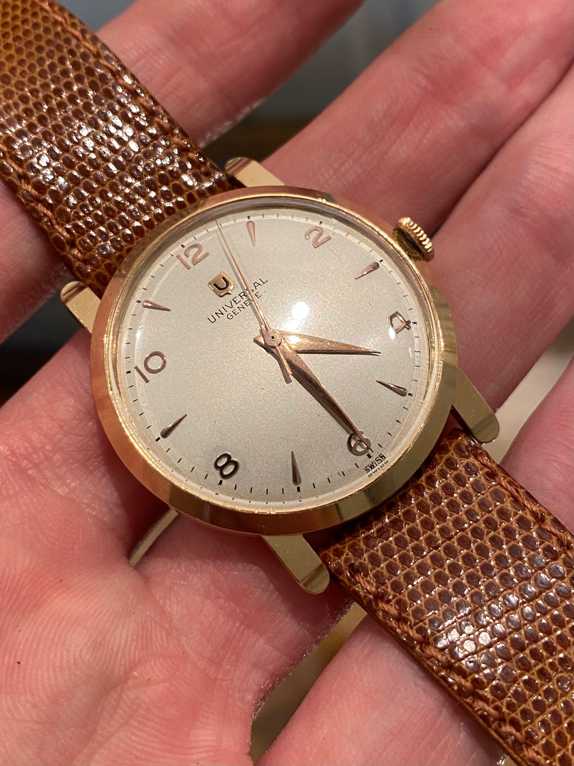 Universal montre discount