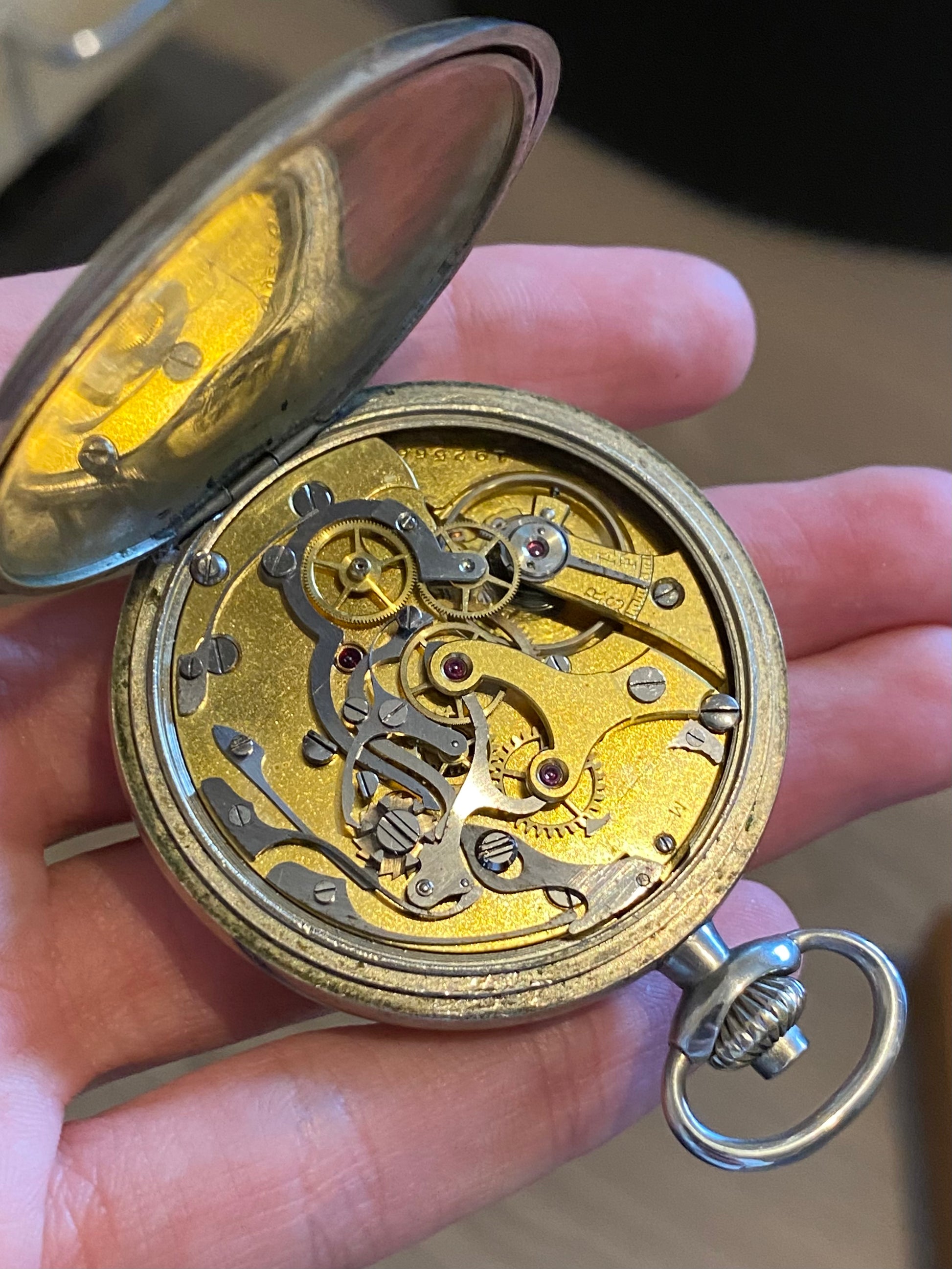 Montre de poche vintage Lion abeilles dorée (Gebraucht) in Yvonand für CHF 62 - mit Lieferung Montre de poche vintage Lion abeilles dorée (Gebraucht) in Yvonand für CHF 62 - mit Lieferung